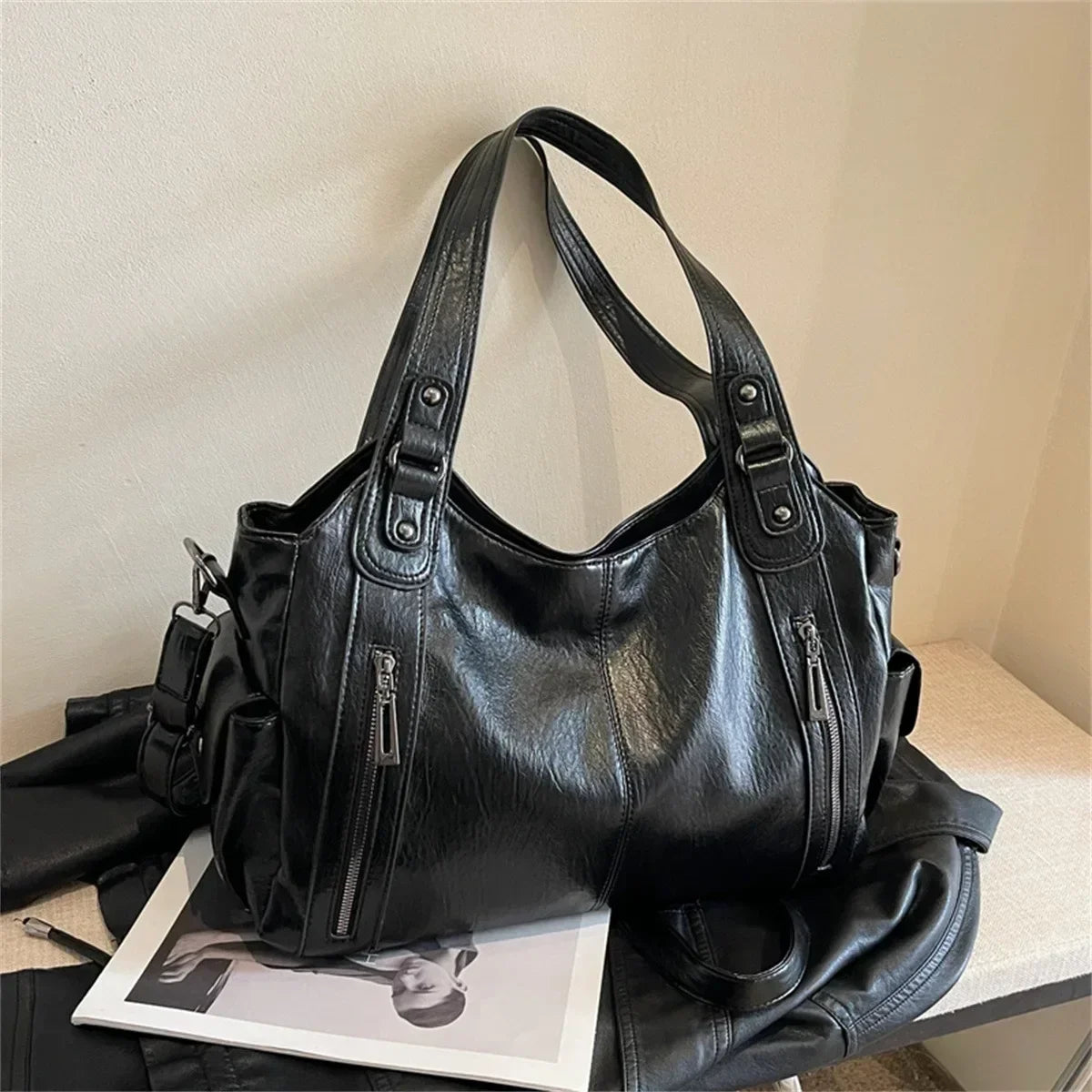 Sac porté épaule noir — Bélarice Obscura